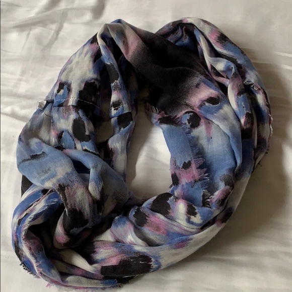 Scarves - Picture 8 of 8